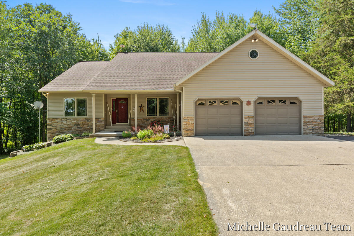 6244 Black Creek Drive Property Photo 2