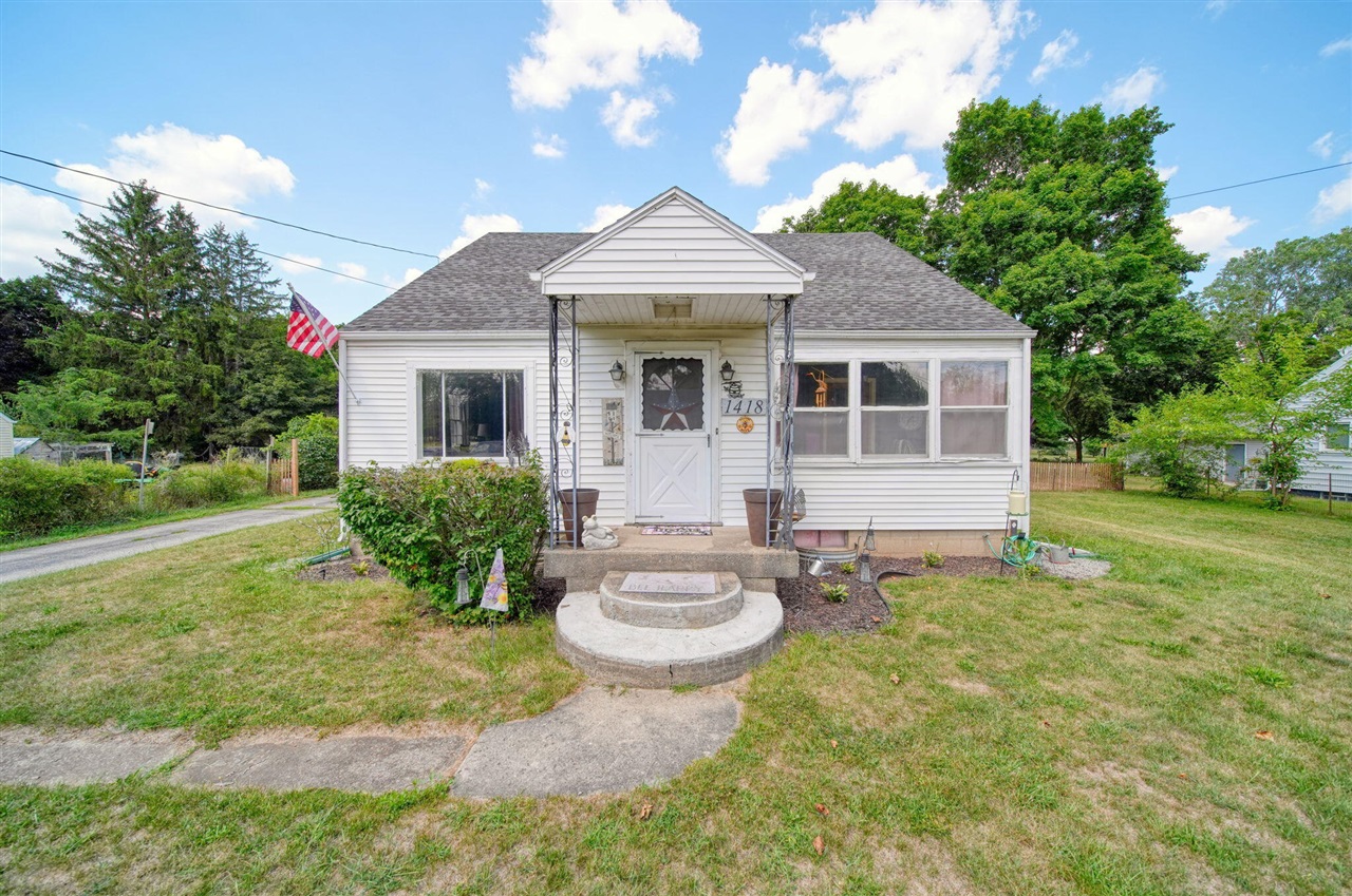 1418 Moore Road Property Photo 1