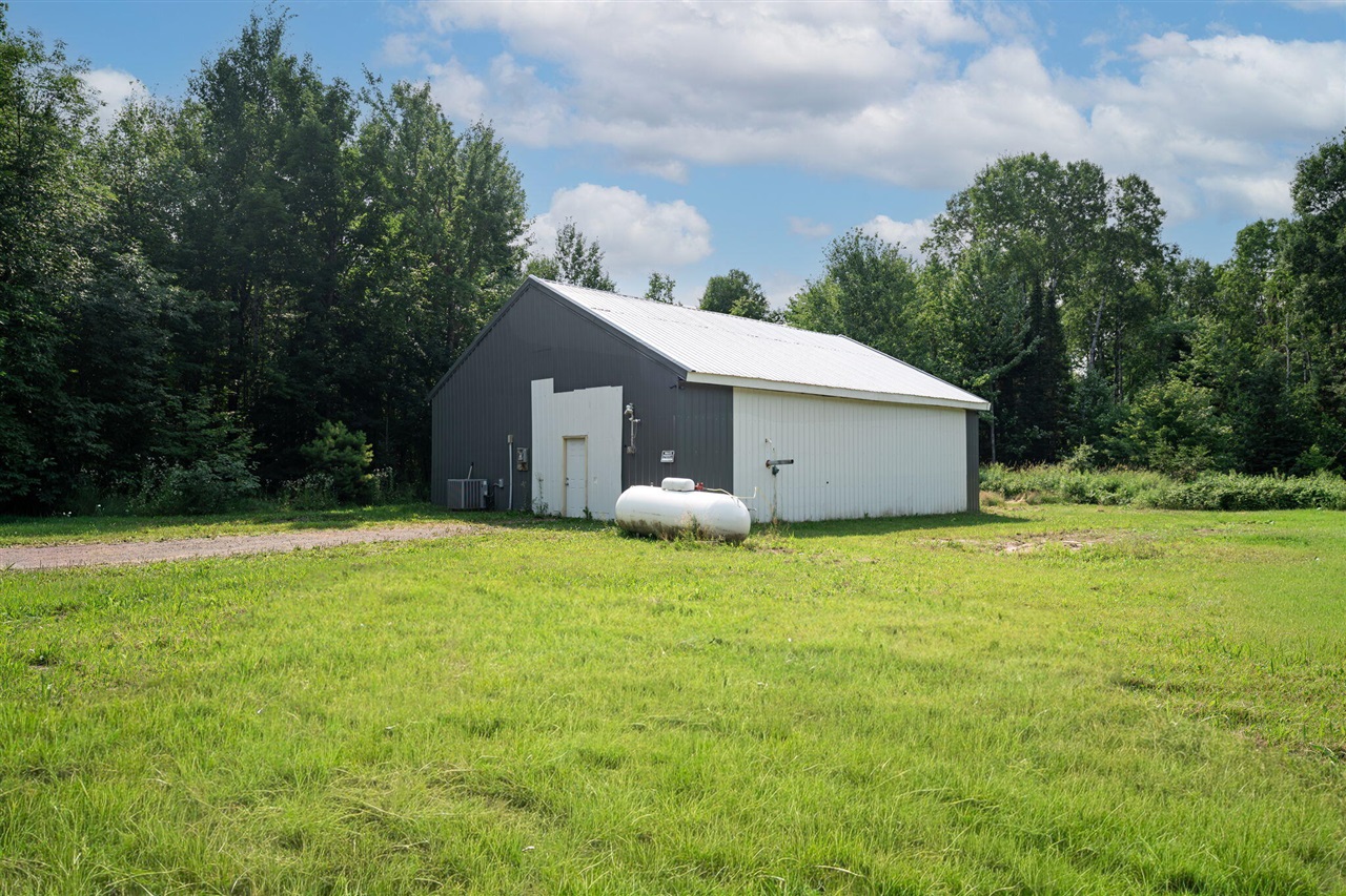 23105 Prickett Property Photo 1