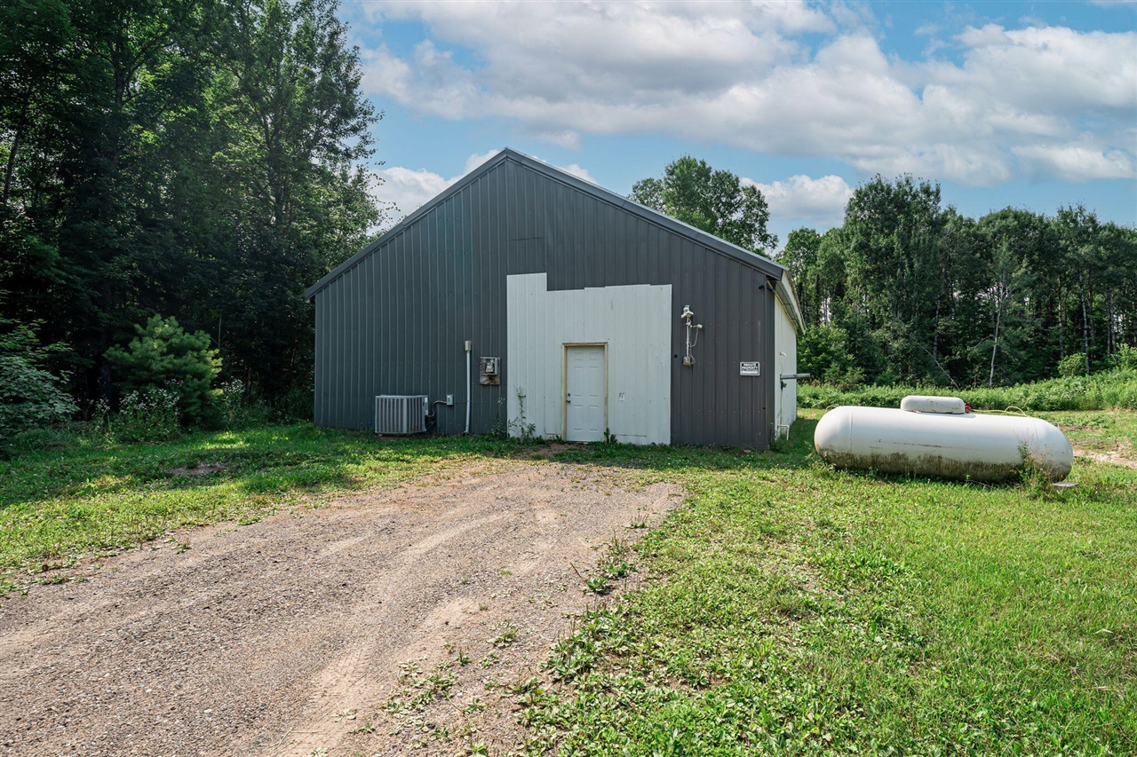 23105 Prickett Property Photo 2