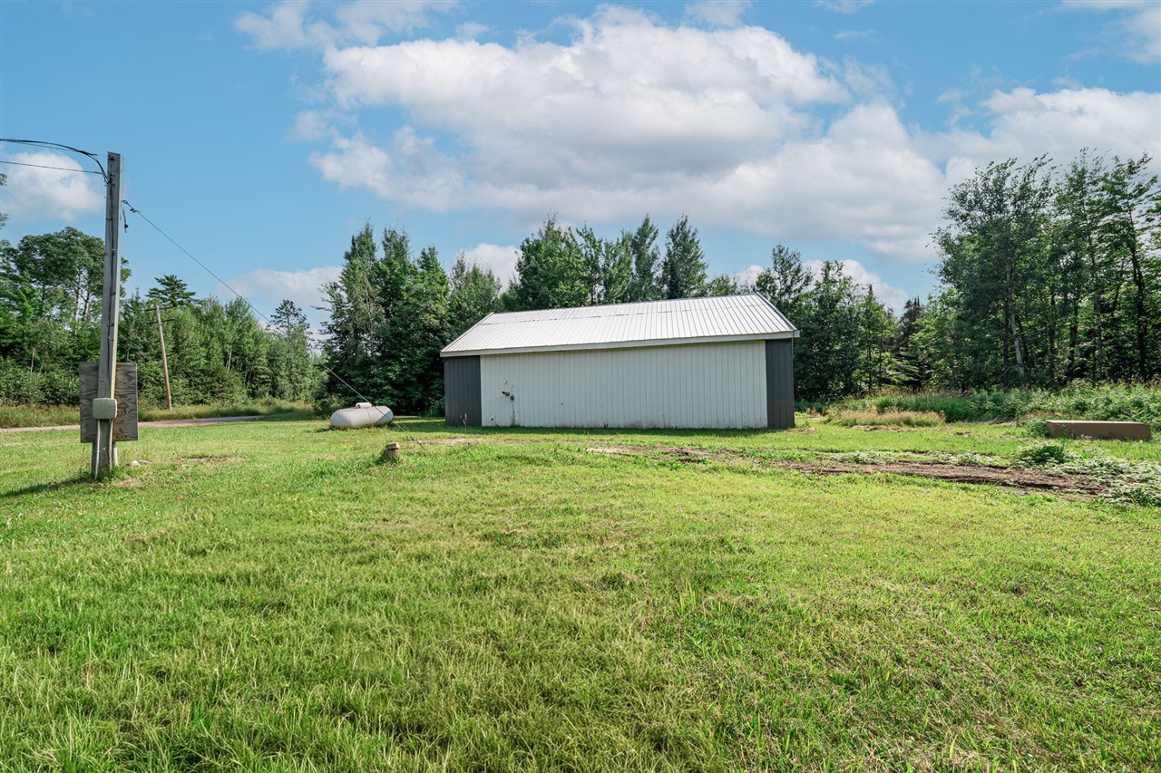 23105 Prickett Property Photo 4