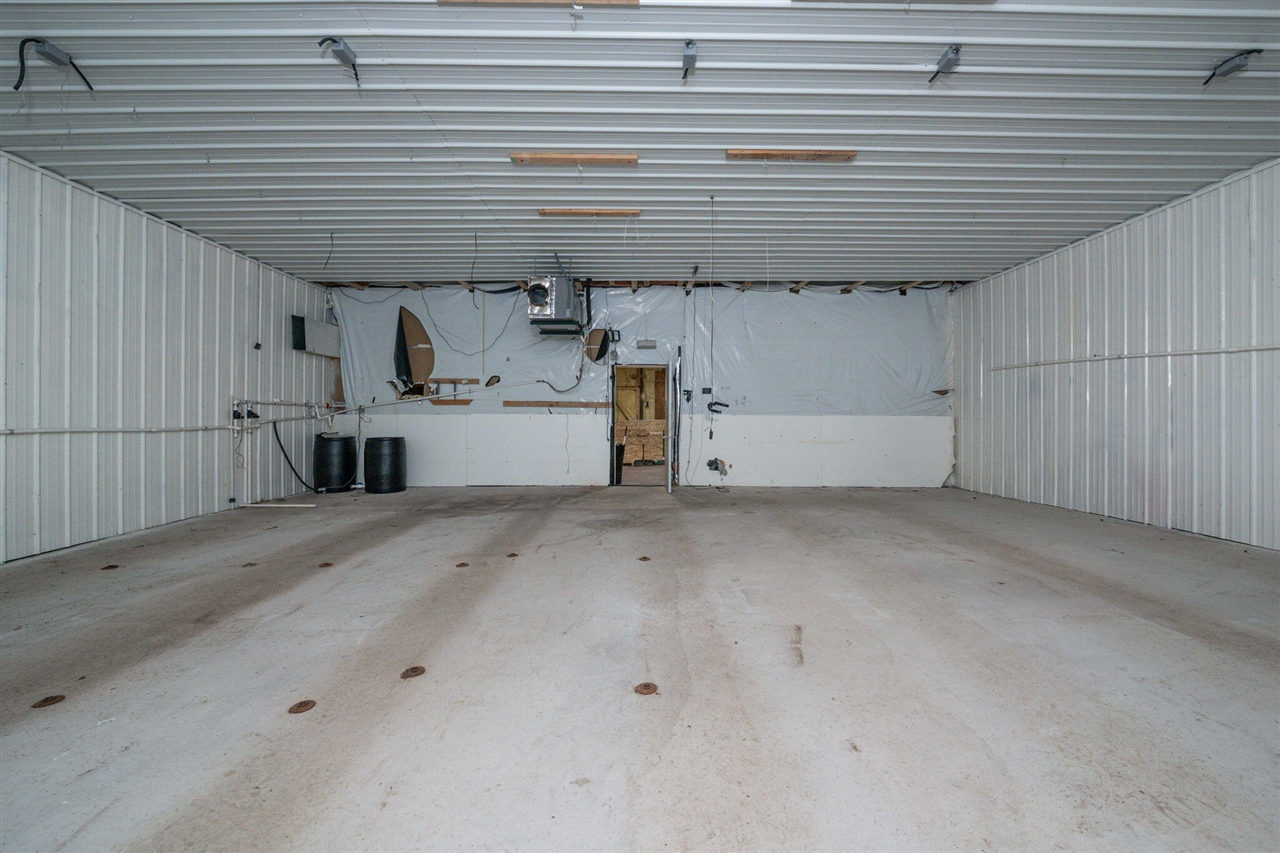 23105 Prickett Property Photo 8