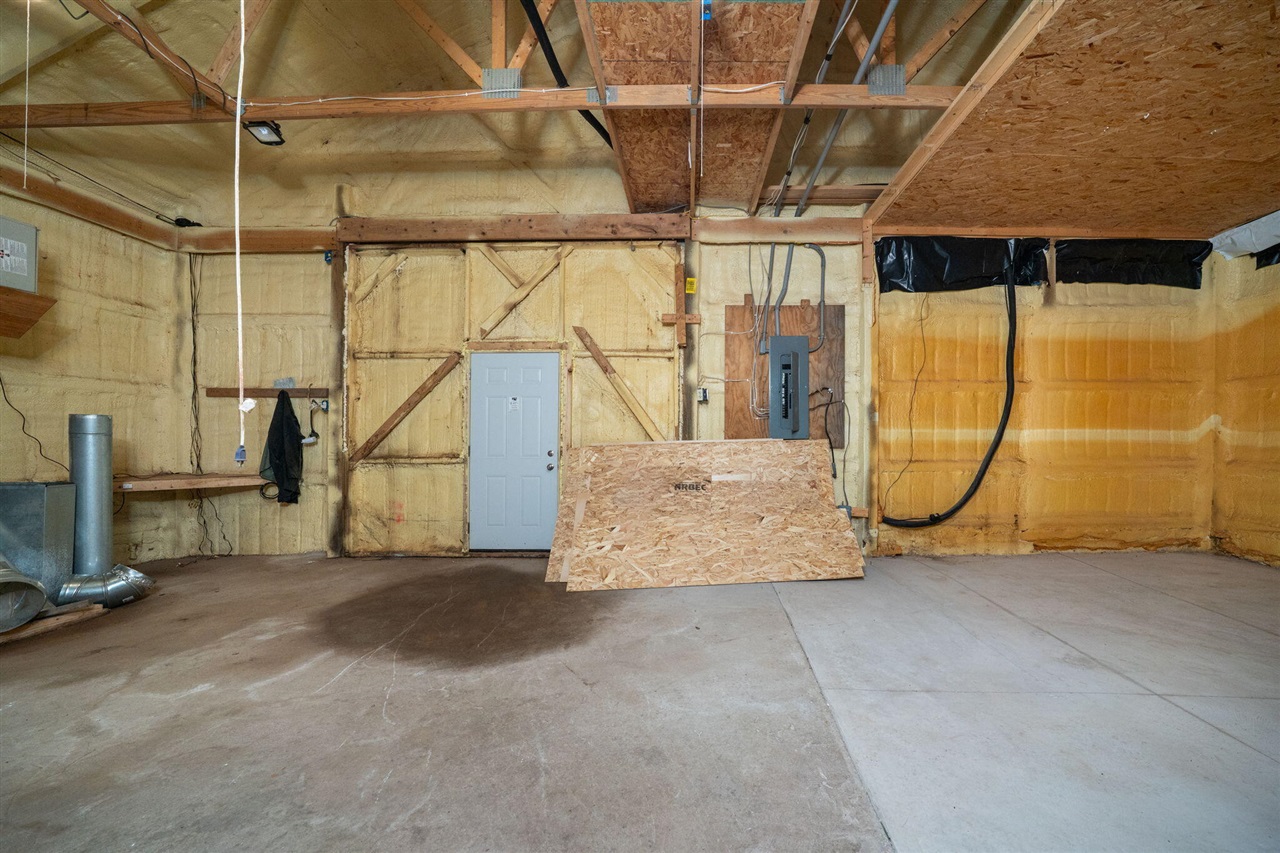 23105 Prickett Property Photo 11