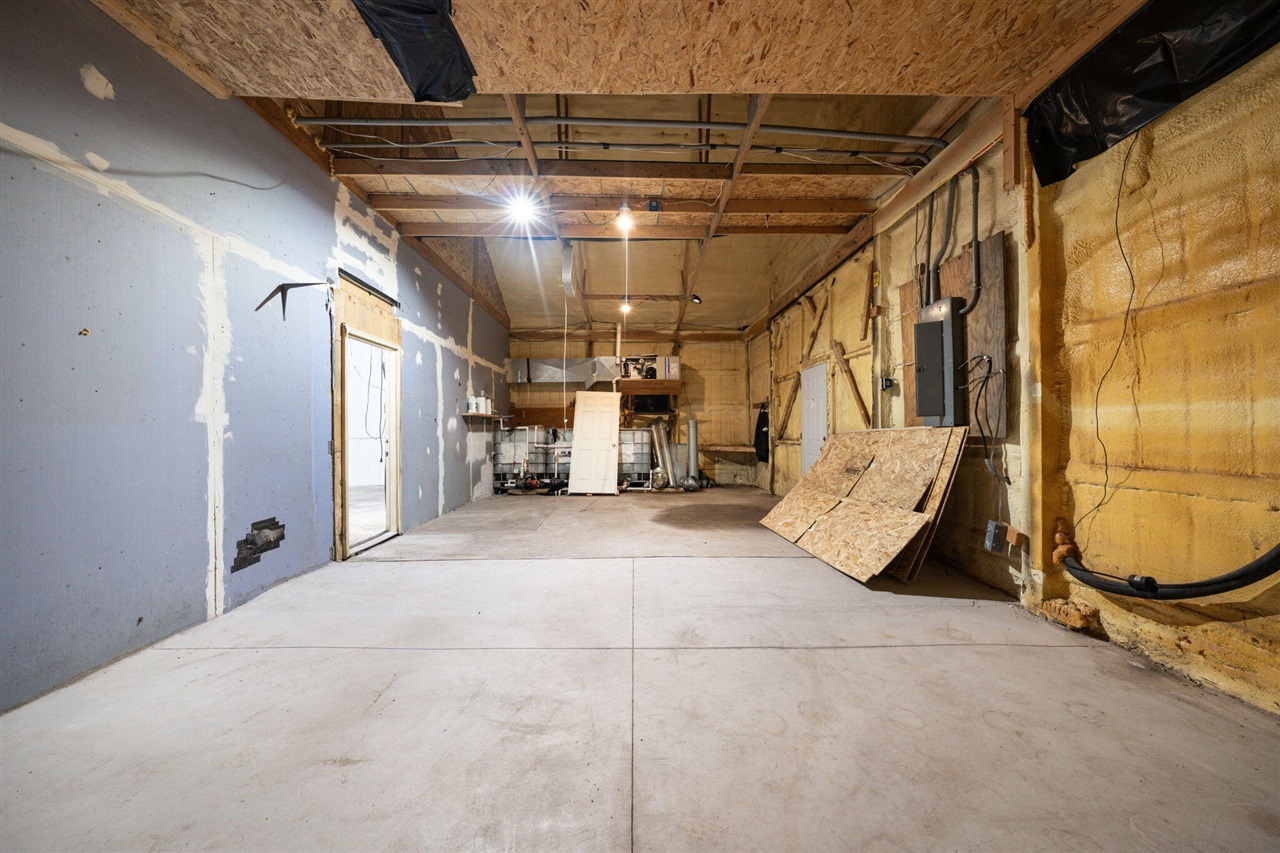 23105 Prickett Property Photo 12