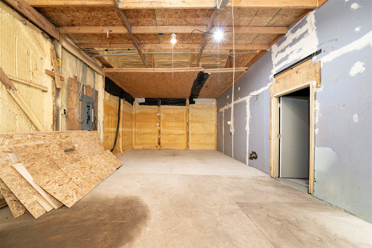 23105 Prickett Property Photo 14