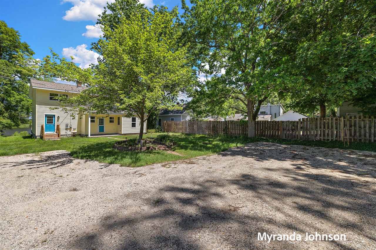 14661 Mercury Drive Property Photo 4