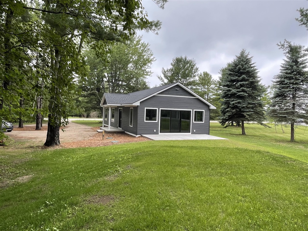 8279 Cherry Avenue Property Photo 3