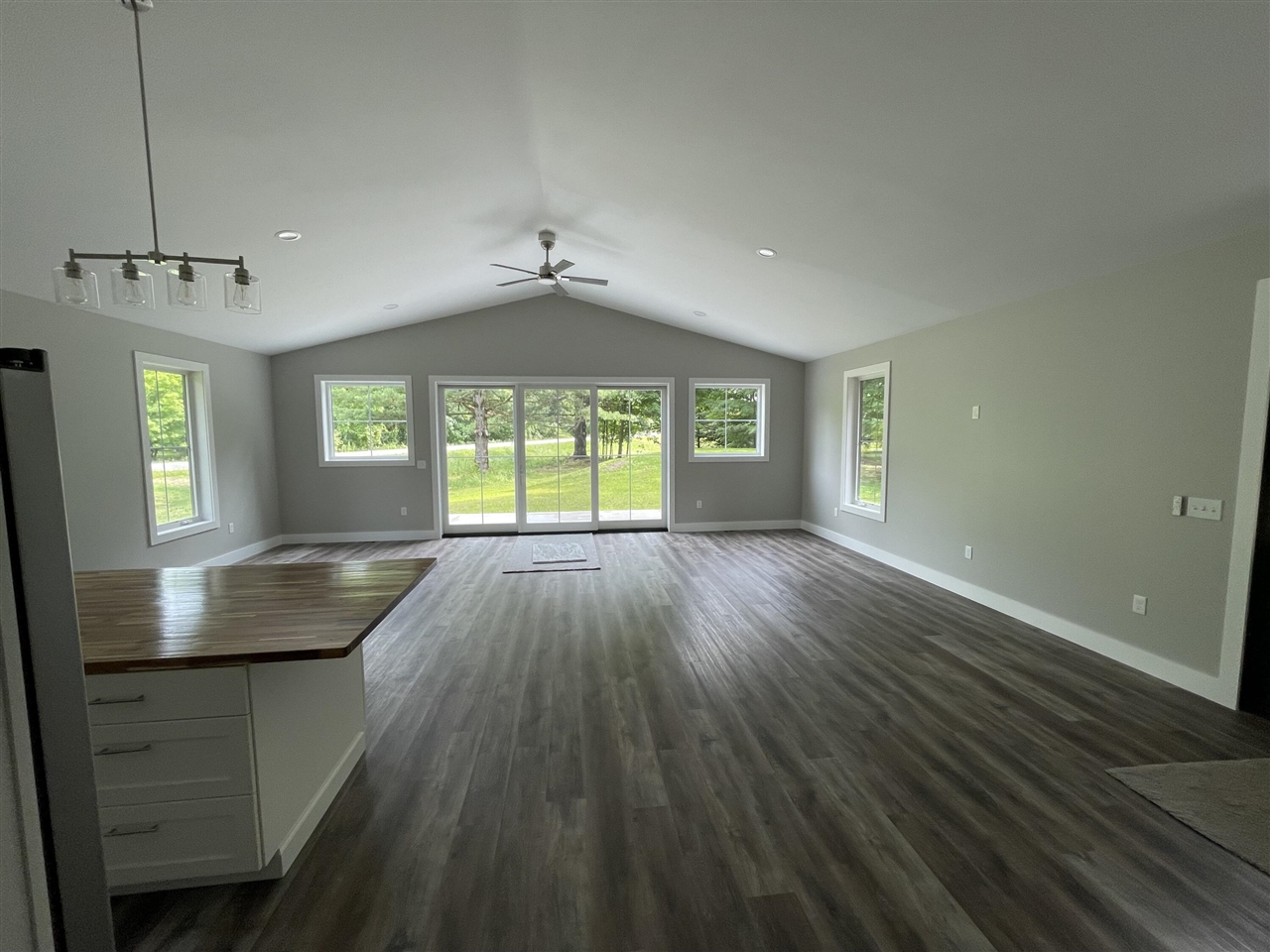 8279 Cherry Avenue Property Photo 12