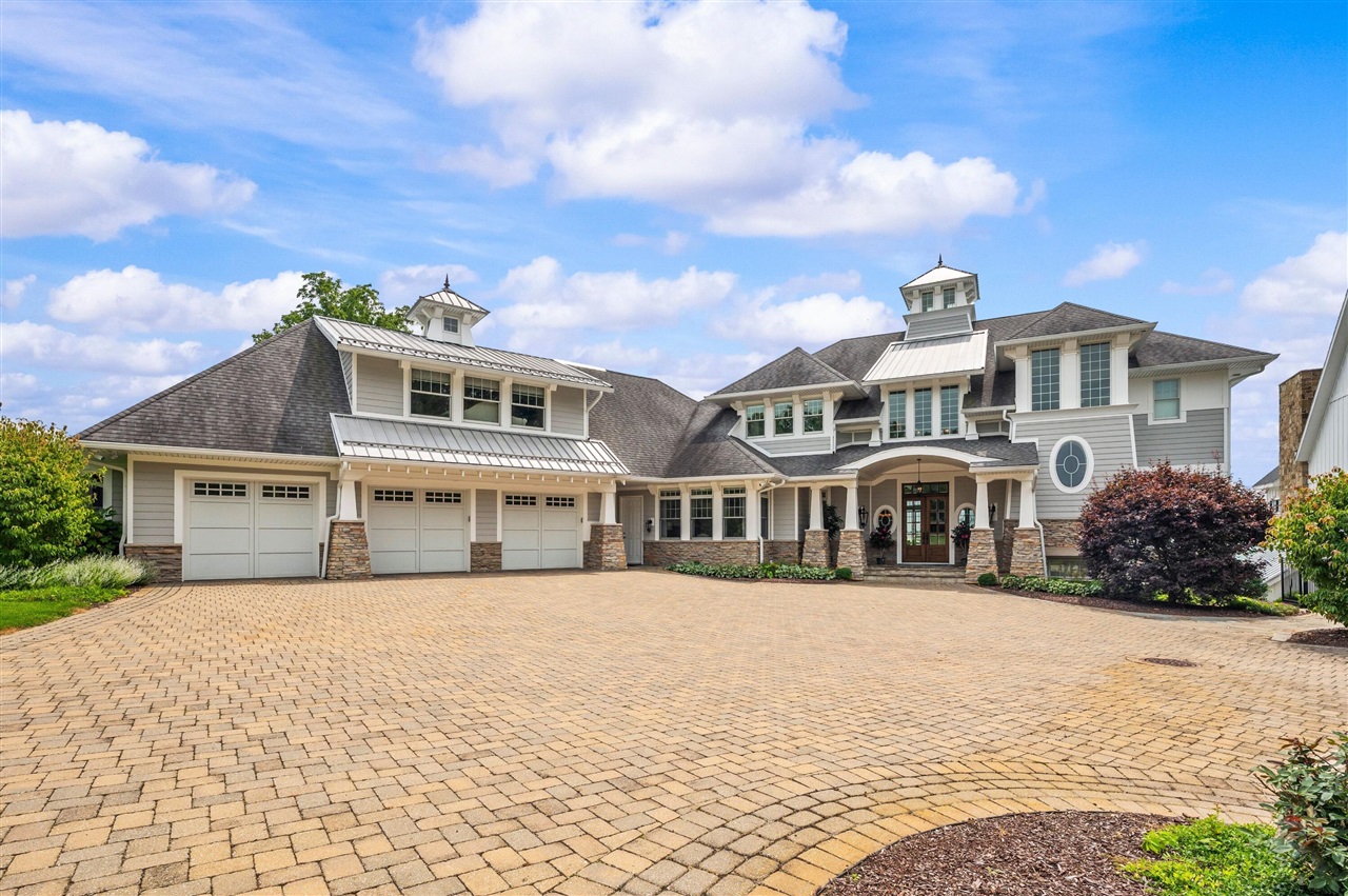 61320 Crooked Creek Road Property Photo 1