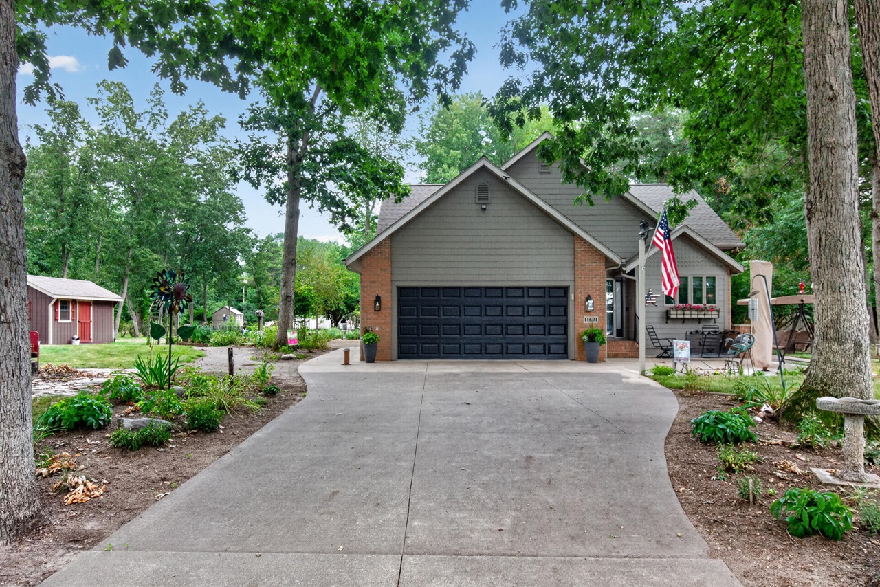 11691 Bradley Drive Property Photo 1
