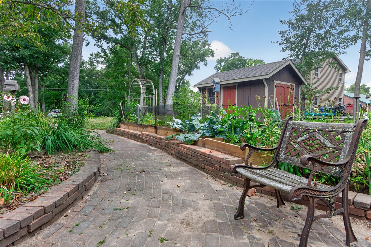 11691 Bradley Drive Property Photo 6