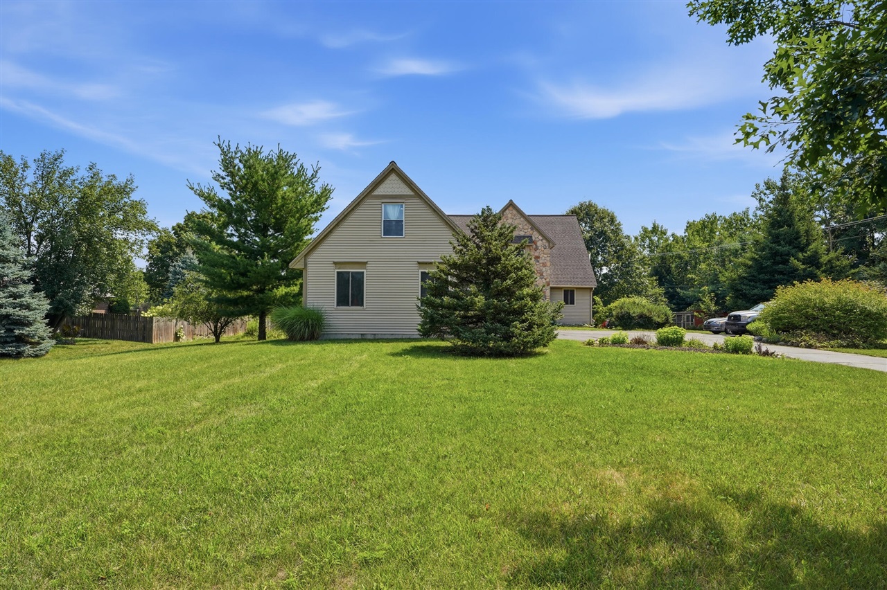 5983 Munger Road Property Photo 2