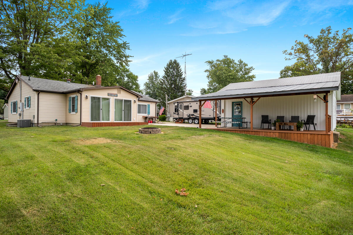 418 W Russell Drive Property Photo 1