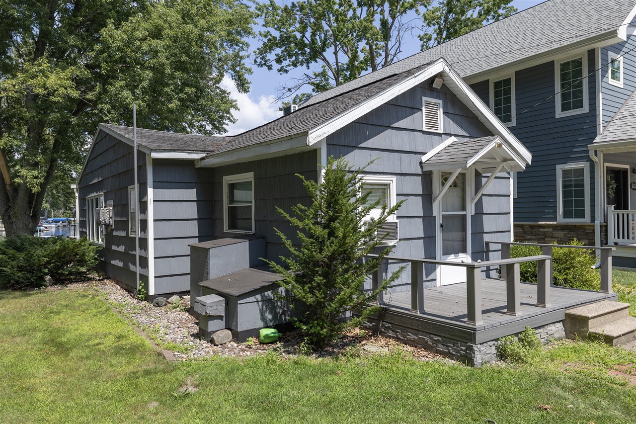 33418 Inn-d-inn Drive Property Photo 4