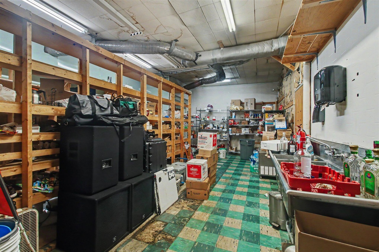 233 W Monroe Street Property Photo 16