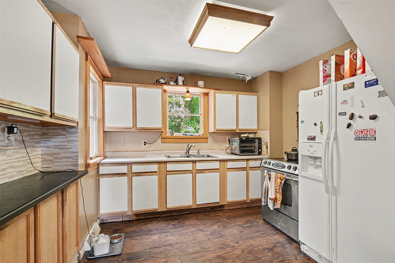 14525 Lakeshore Avenue Property Photo 6