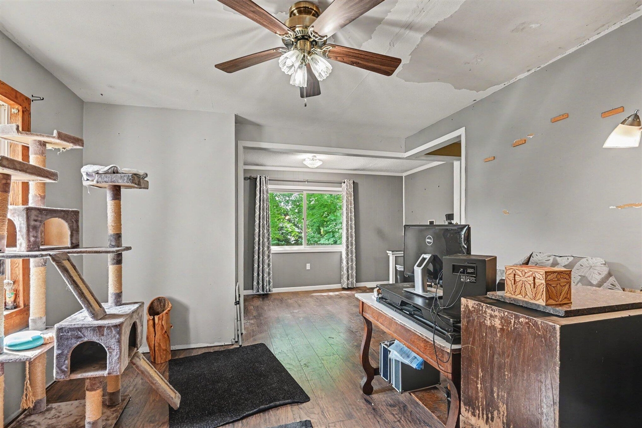 14525 Lakeshore Avenue Property Photo 8