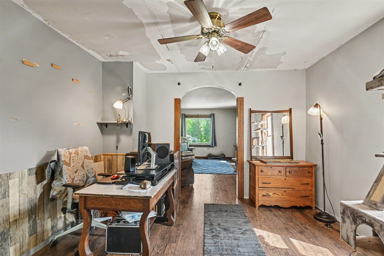 14525 Lakeshore Avenue Property Photo 9