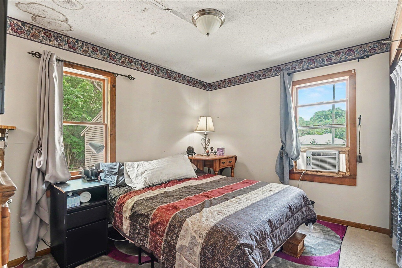 14525 Lakeshore Avenue Property Photo 10