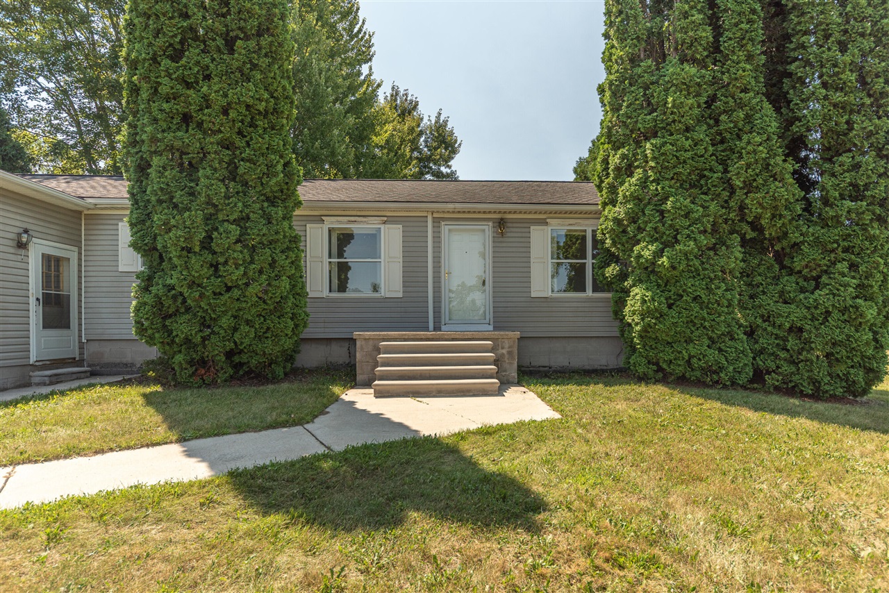 8002 Willow Road Property Photo 4