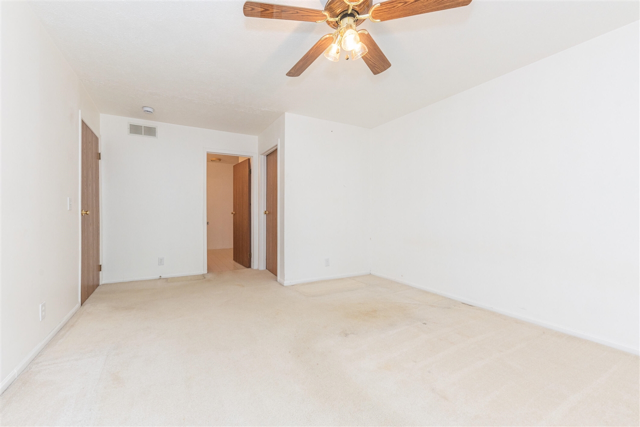 8002 Willow Road Property Photo 24