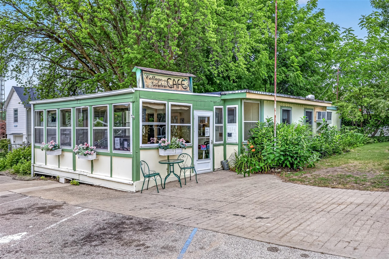 40 3rd Street Property Photo 1