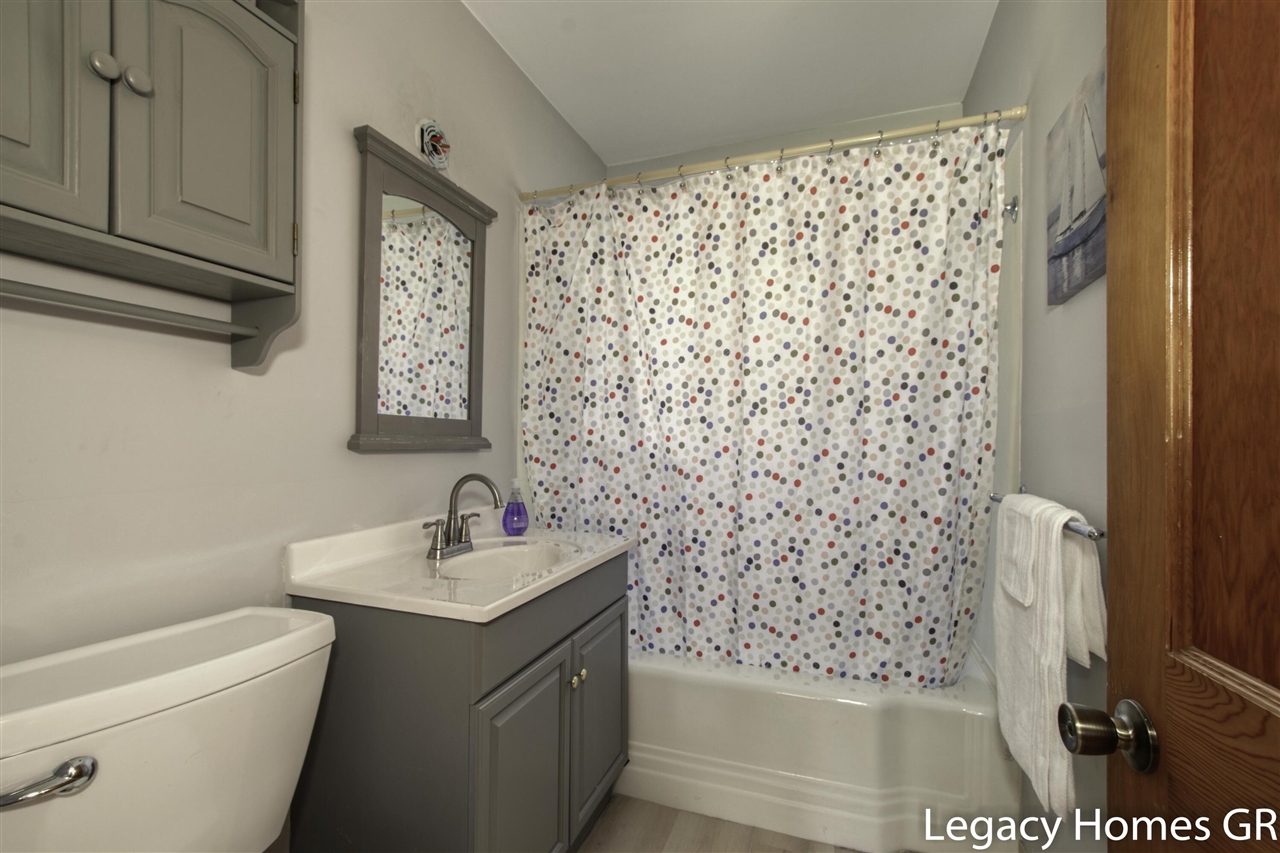 762 Parkwood Drive Property Photo 10