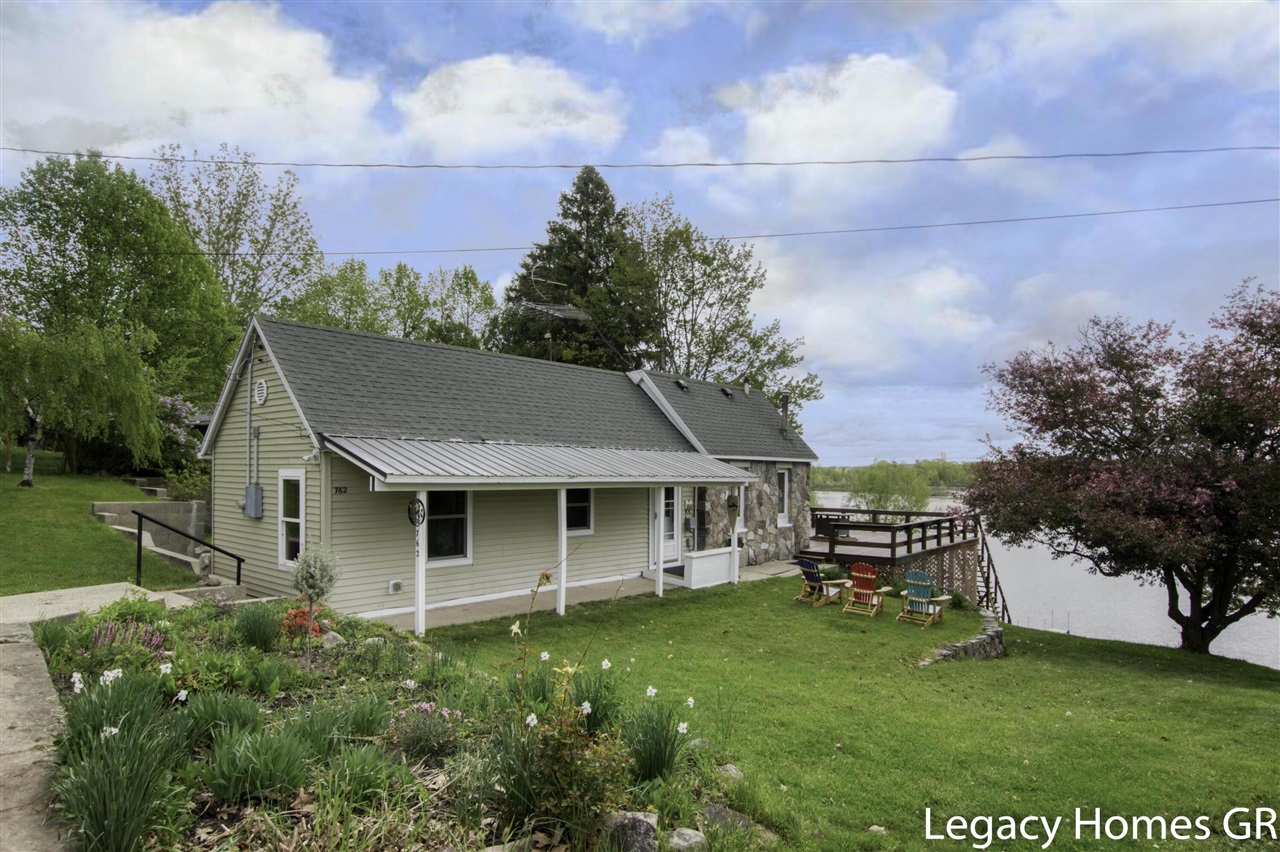 762 Parkwood Drive Property Photo 17