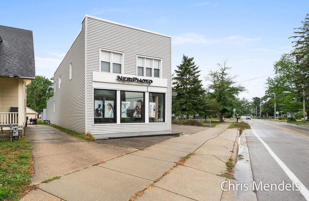 578 S Shore Drive Property Photo 1