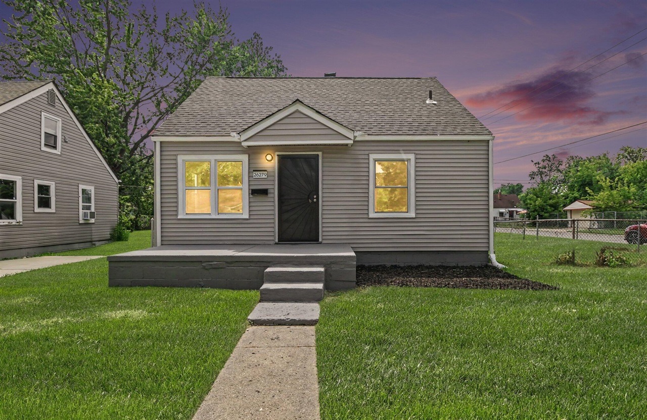 26279 Lehigh Street Property Photo 1