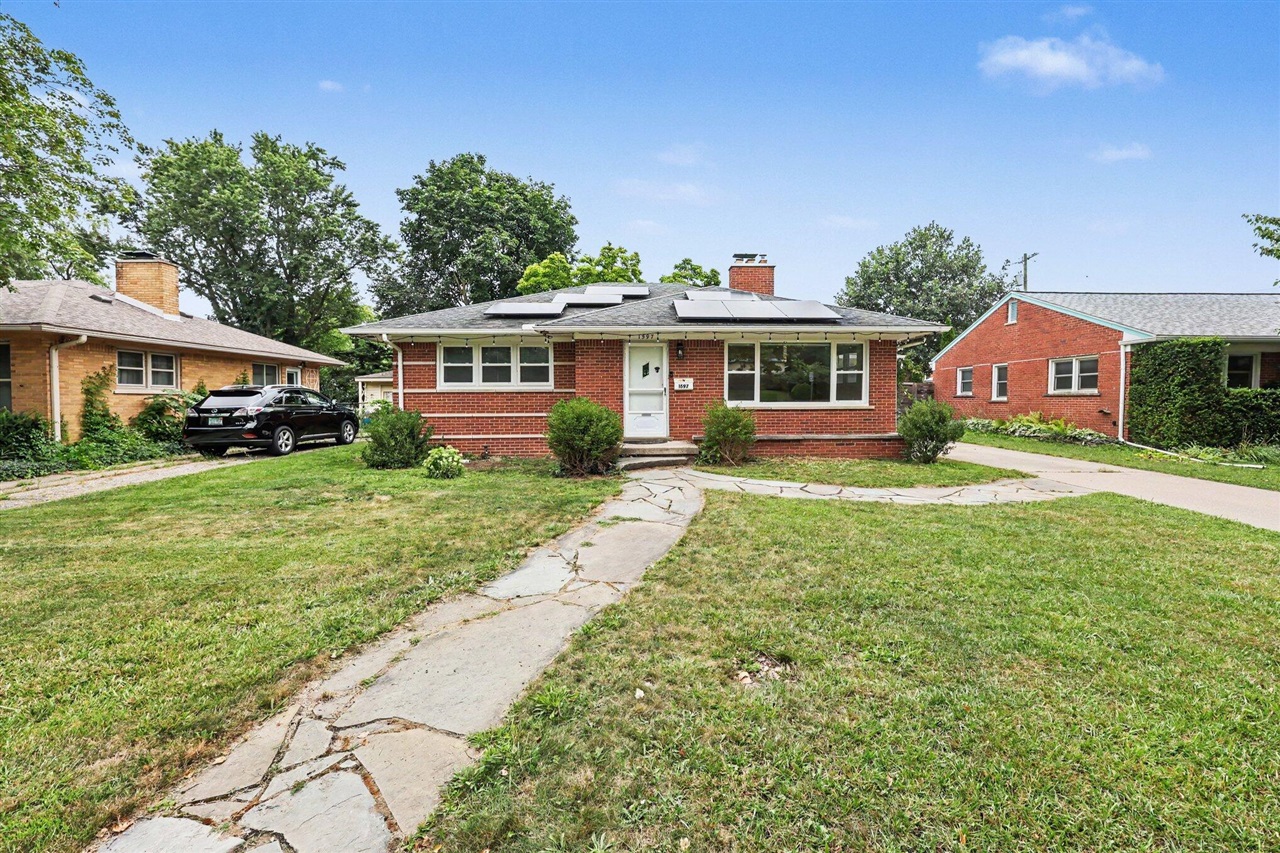 1597 Greenview Drive Property Photo 1