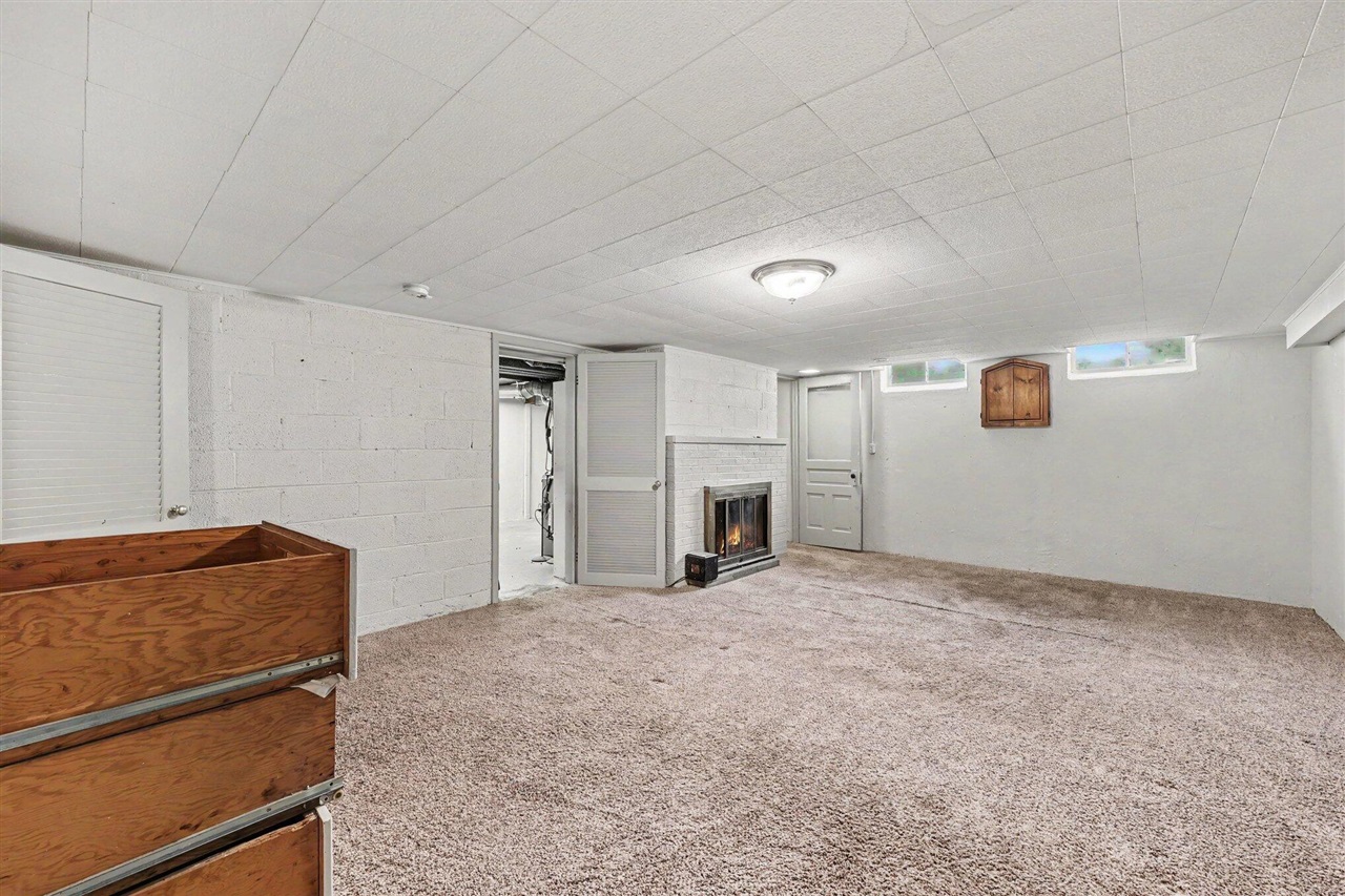 1597 Greenview Drive Property Photo 17