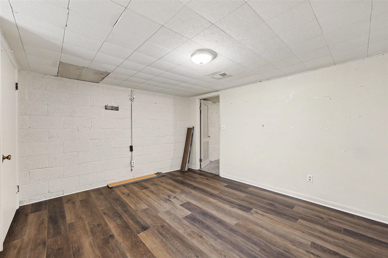 1597 Greenview Drive Property Photo 18
