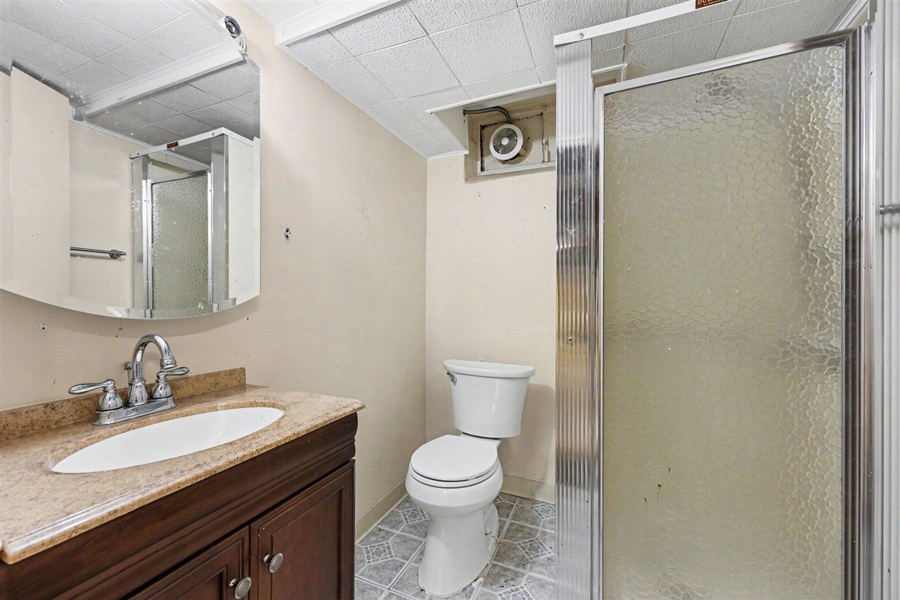 1597 Greenview Drive Property Photo 20