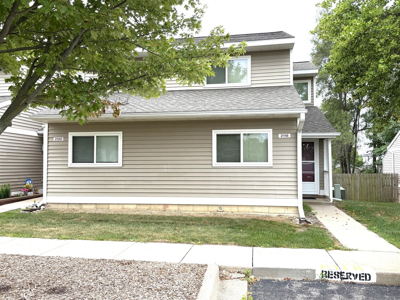 2118 Stone School Circle Property Photo 1