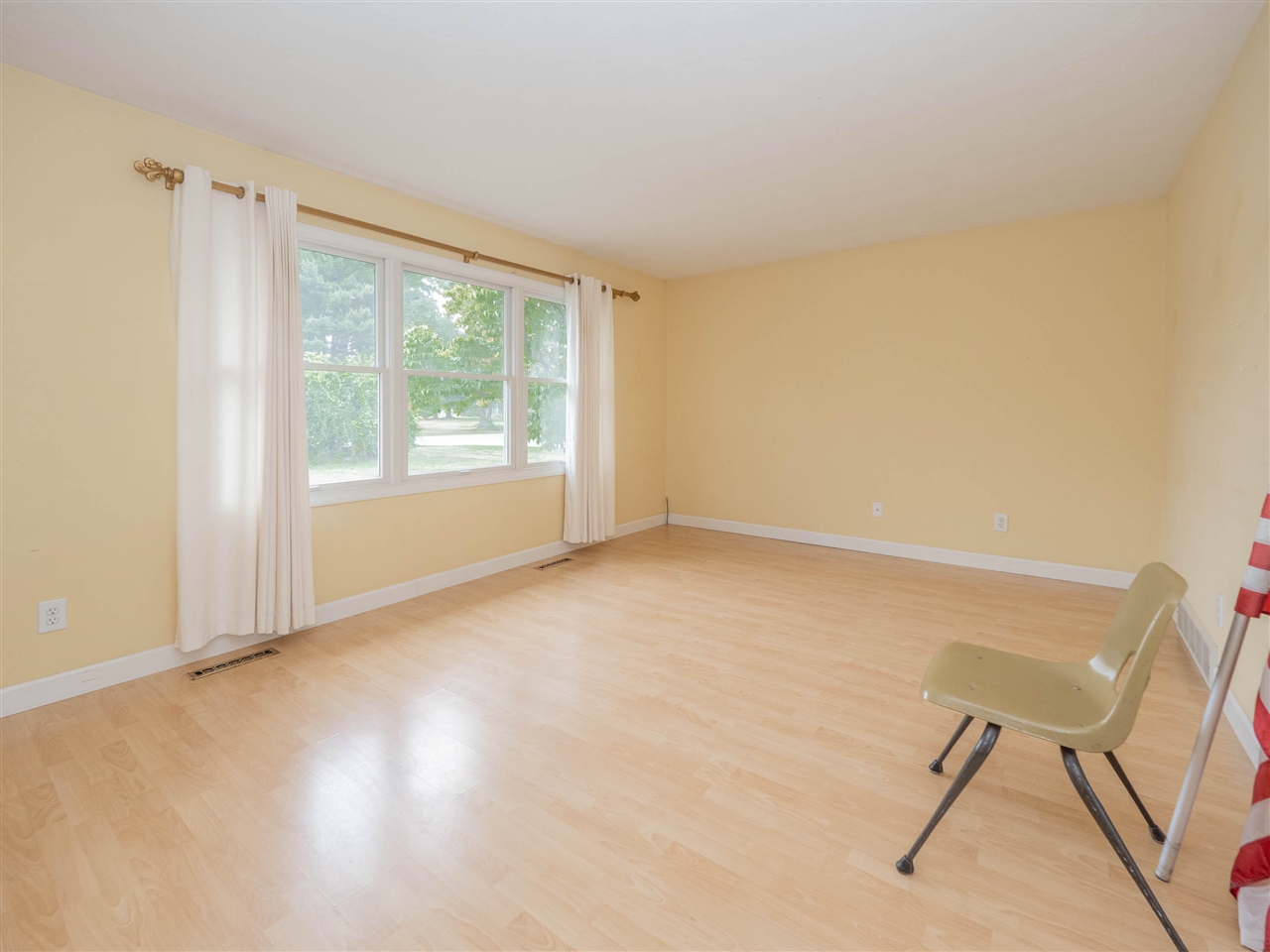 9372 W Arrowhead Drive Property Photo 3