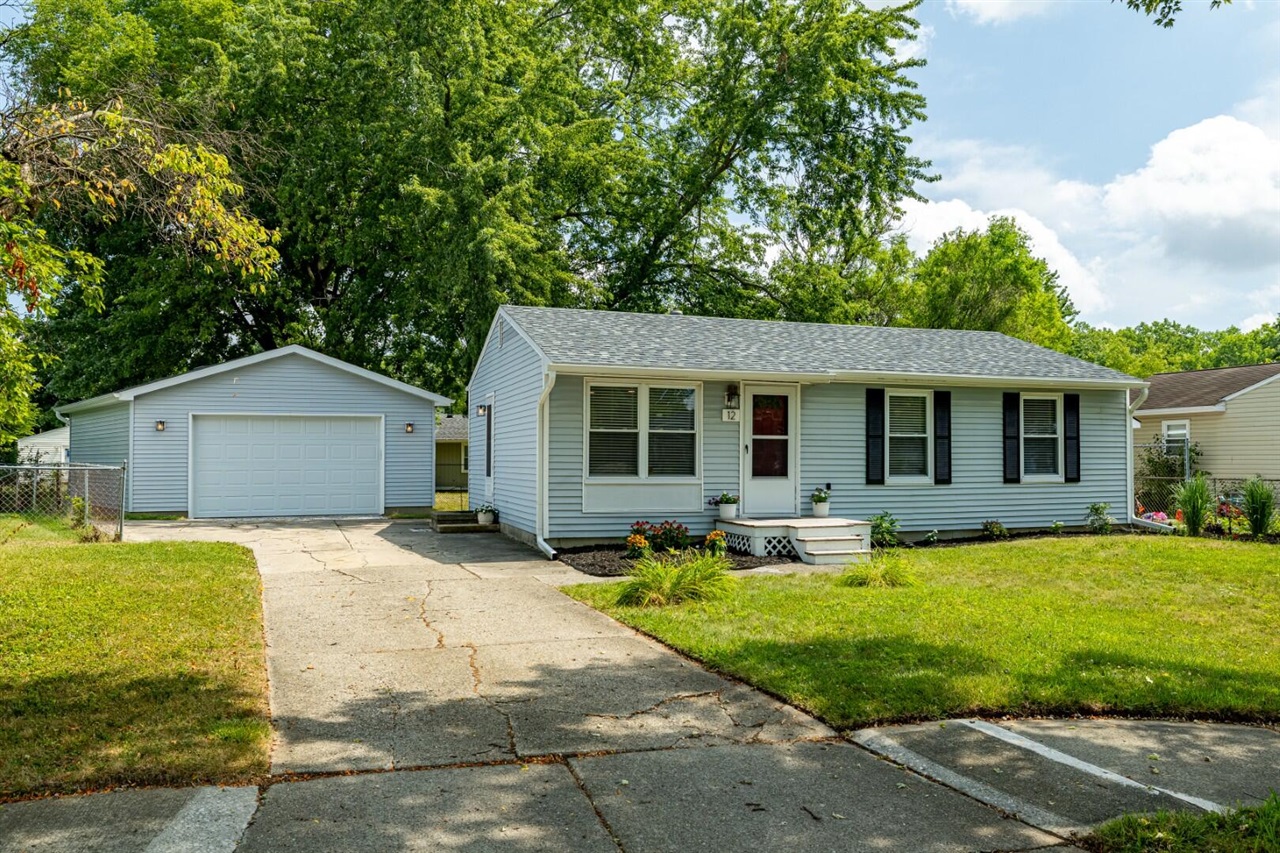 12 W Eden Court Property Photo 1