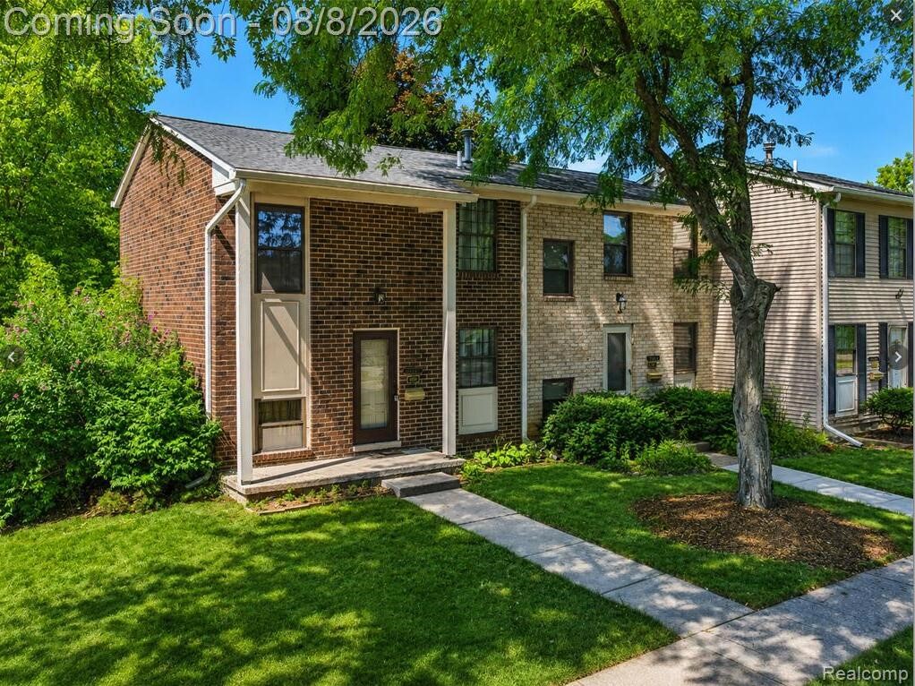 8358 Lakeview Court Property Photo 1