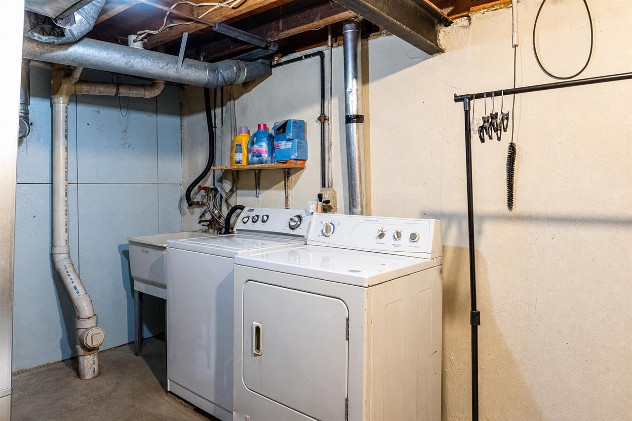 8358 Lakeview Court Property Photo 37