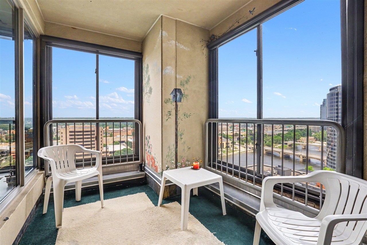 109 Campau Circle Property Photo 2