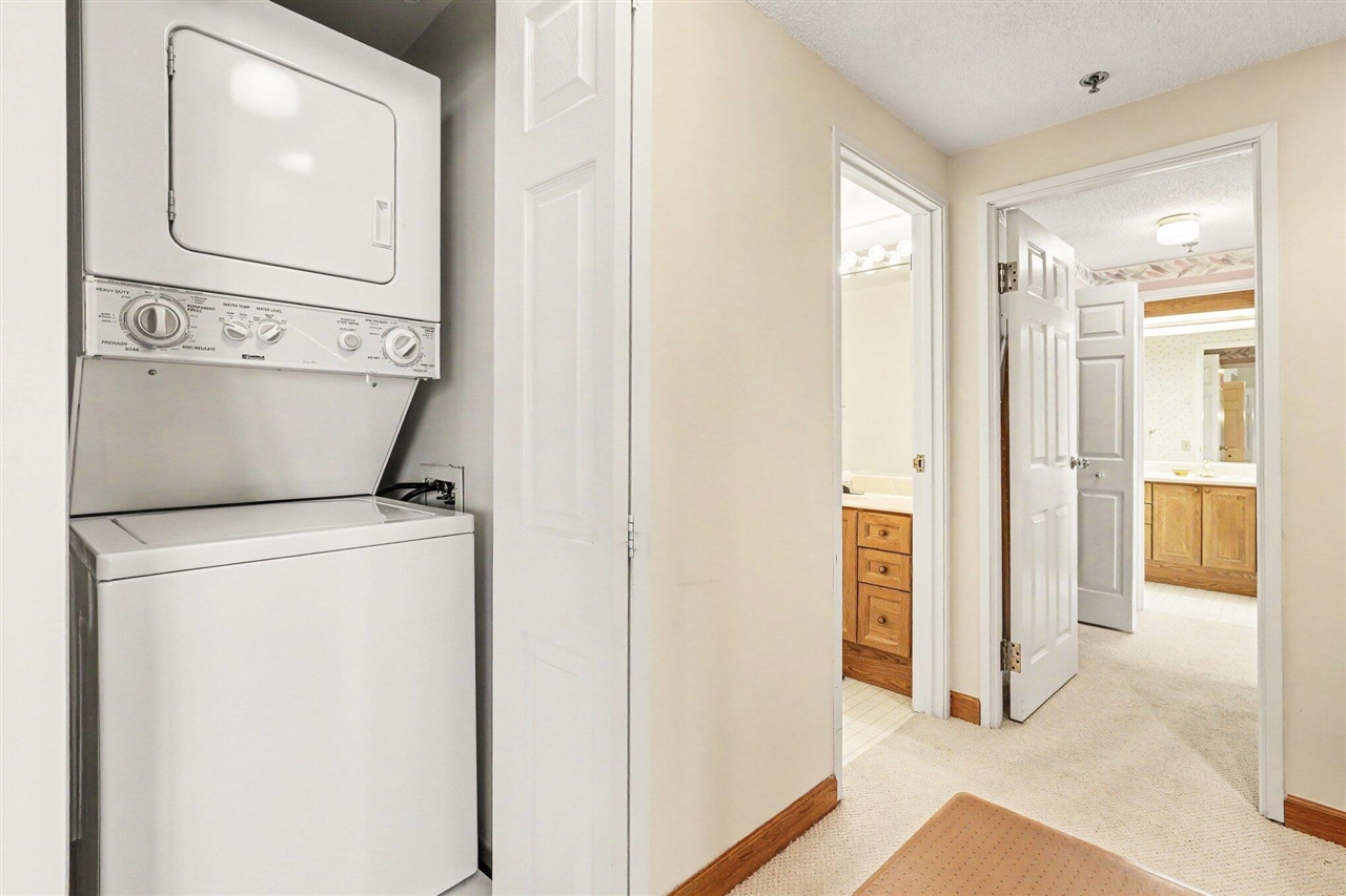109 Campau Circle Property Photo 8