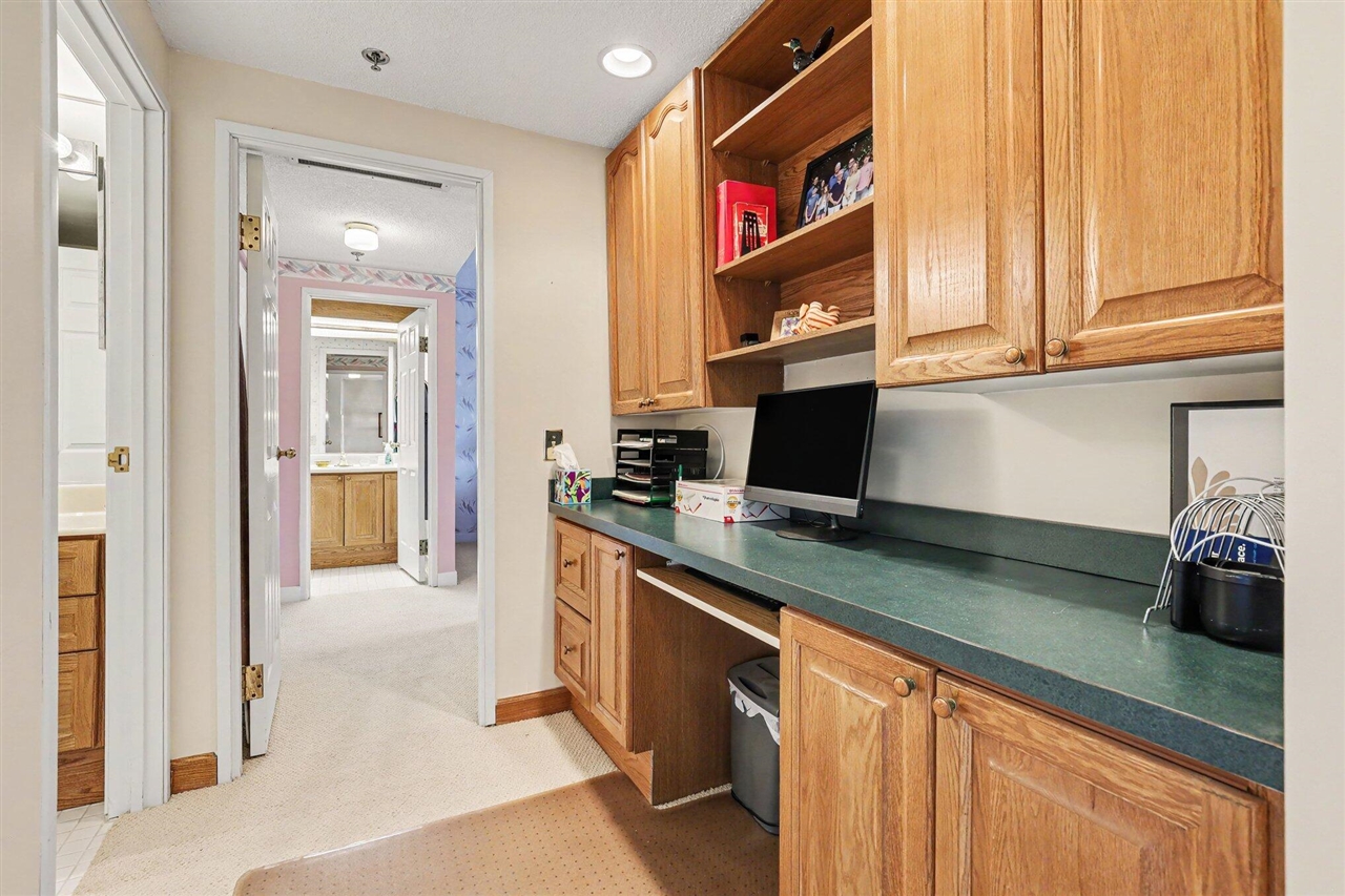 109 Campau Circle Property Photo 9