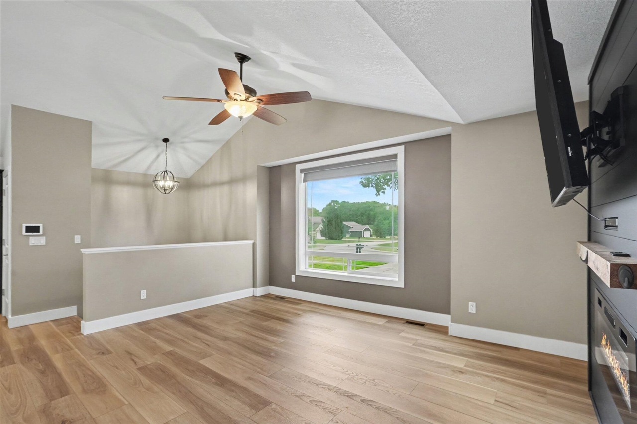 32190 Pinedale Lane Property Photo 8