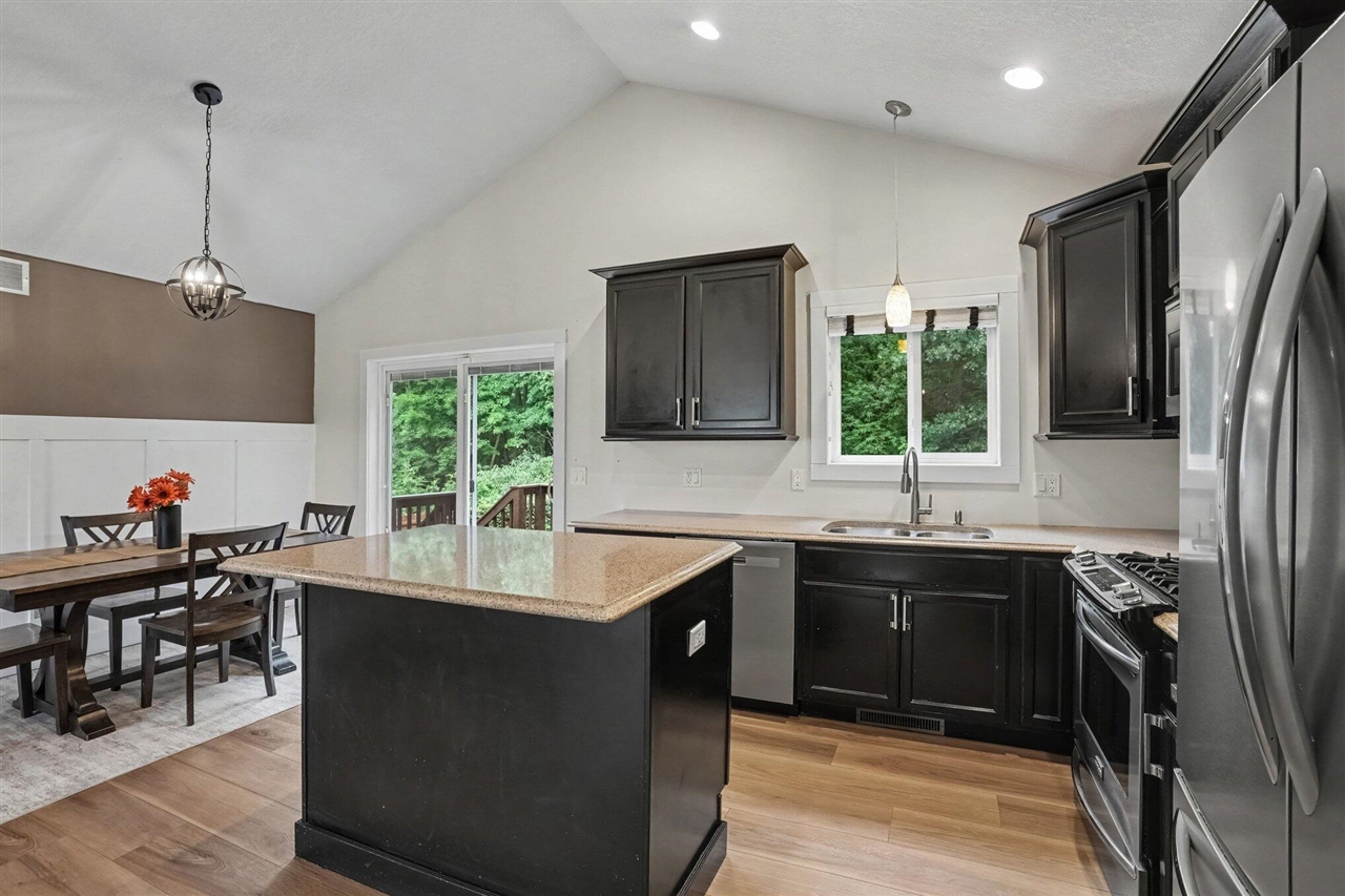 32190 Pinedale Lane Property Photo 11