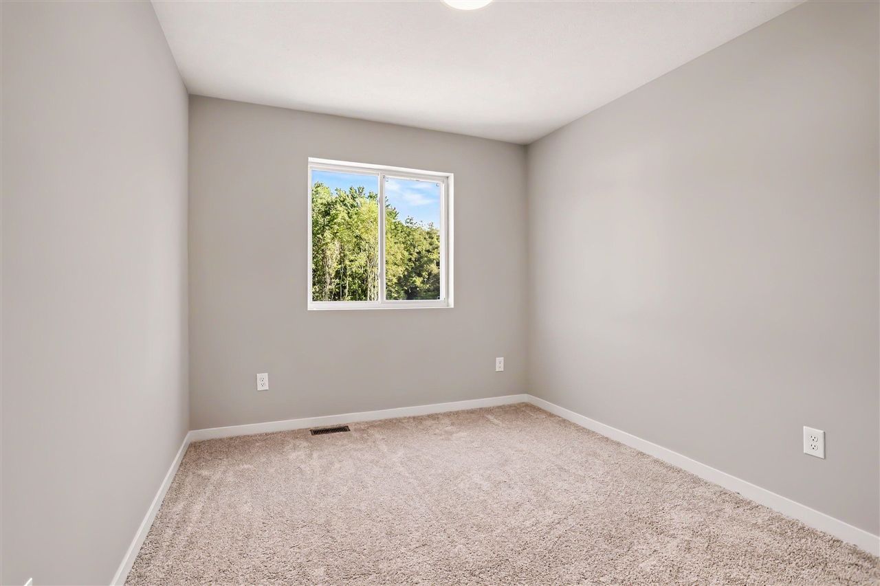 18370 Loganwood Trail Property Photo 13