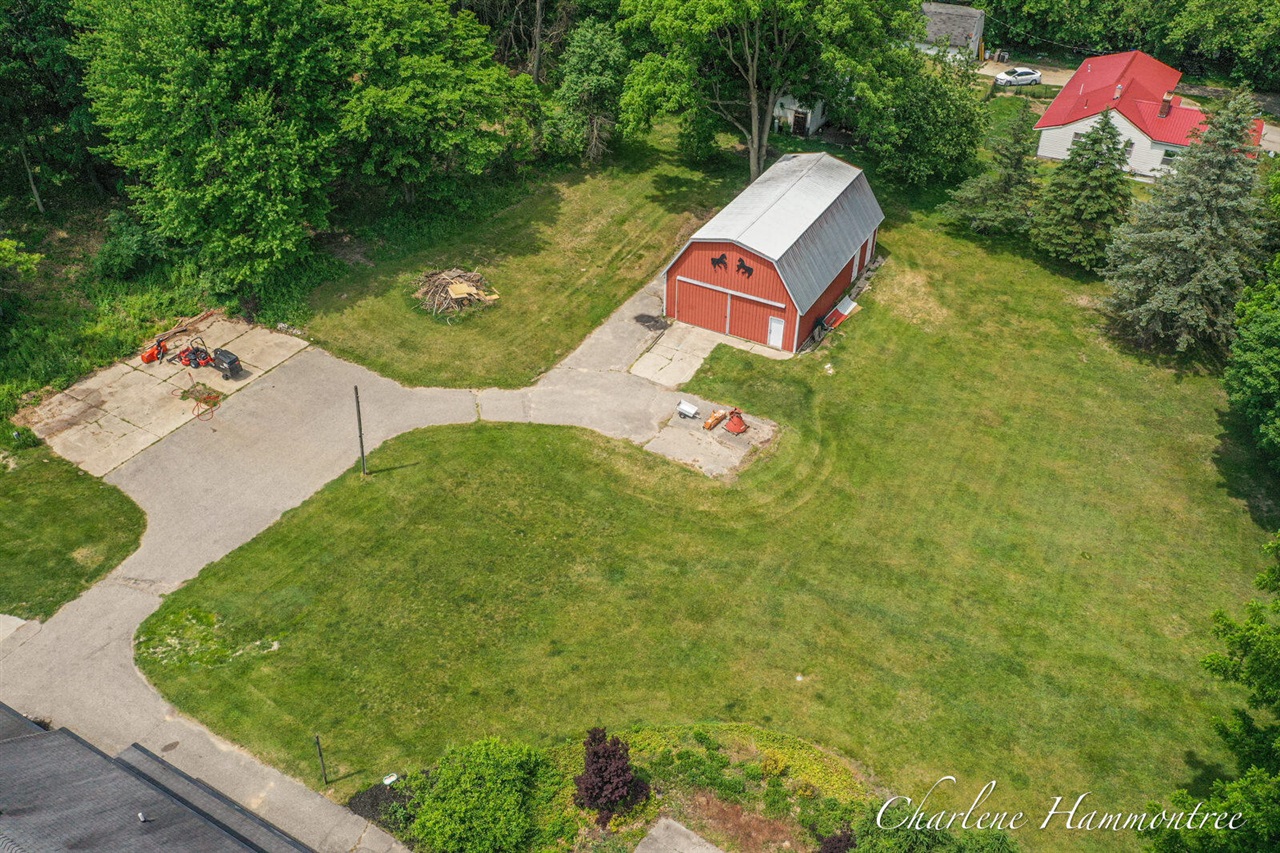 9111 Summit Avenue Property Photo 27