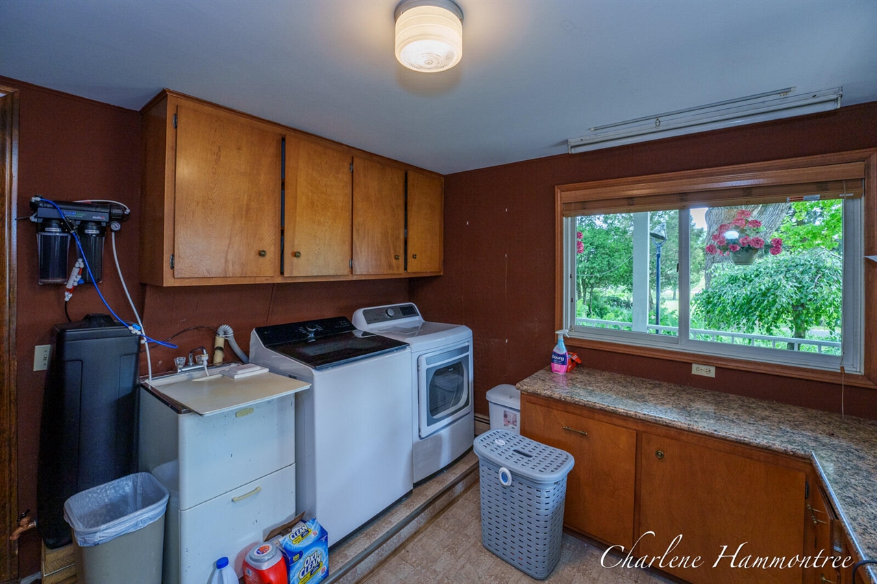 9111 Summit Avenue Property Photo 35