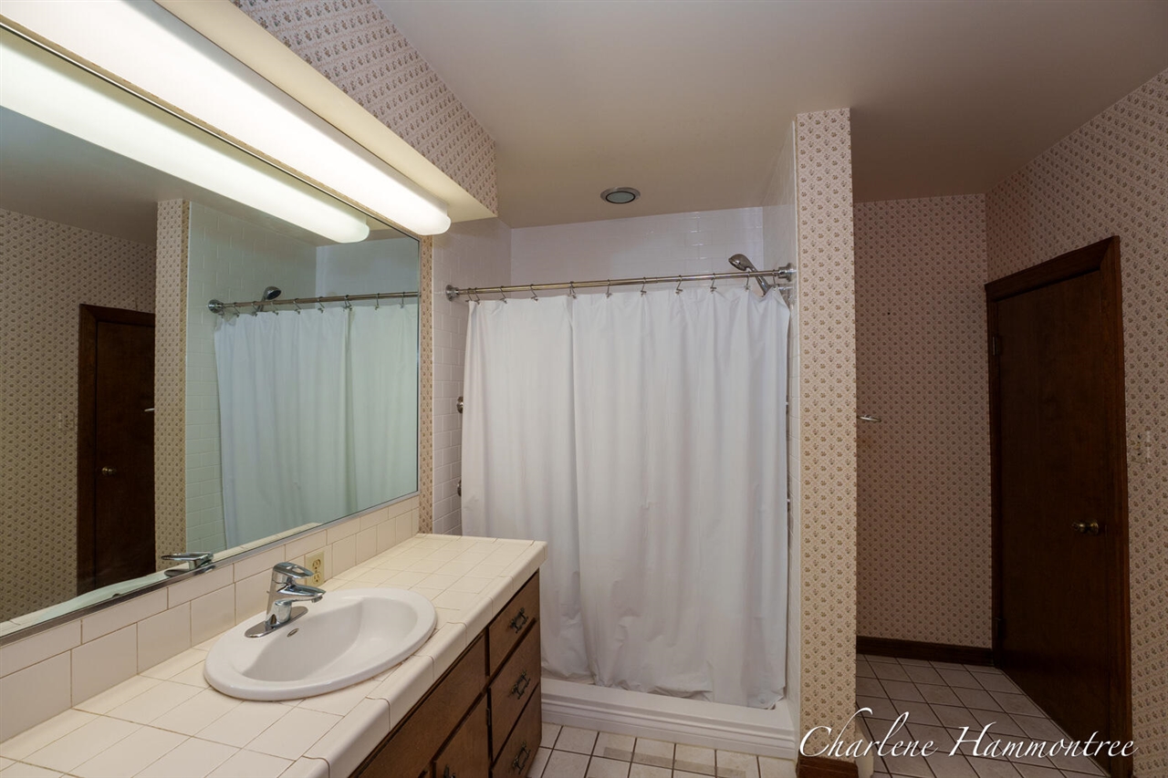 9111 Summit Avenue Property Photo 52