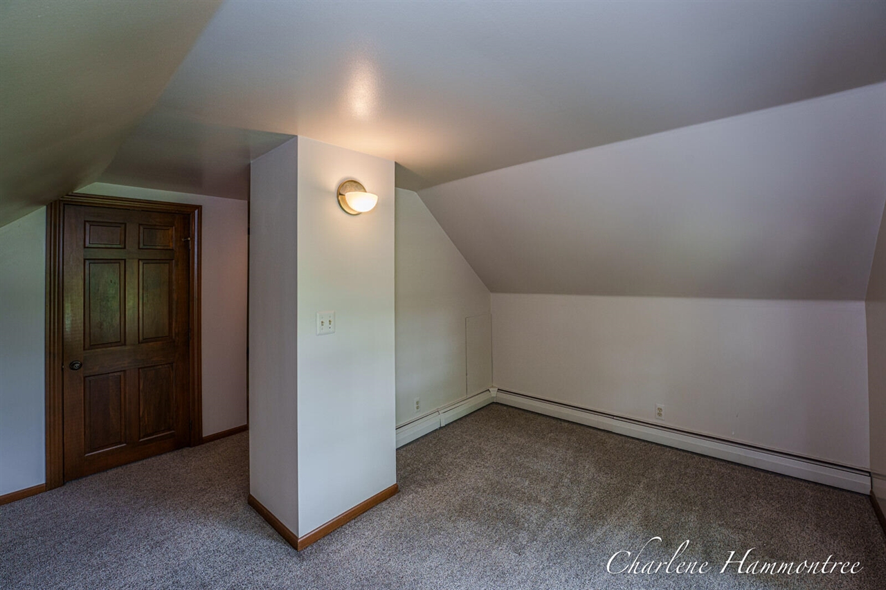 9111 Summit Avenue Property Photo 66