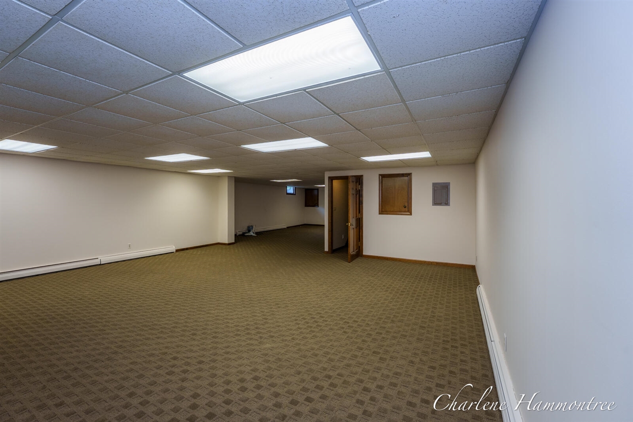 9111 Summit Avenue Property Photo 89